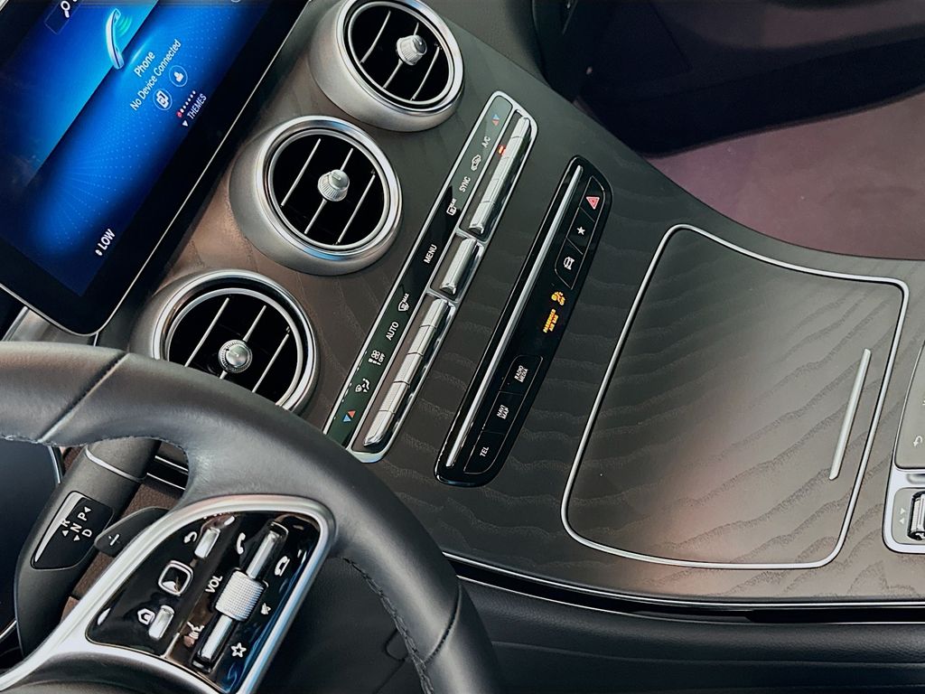 2022 Mercedes Benz GLC 300 4MATIC photo 16