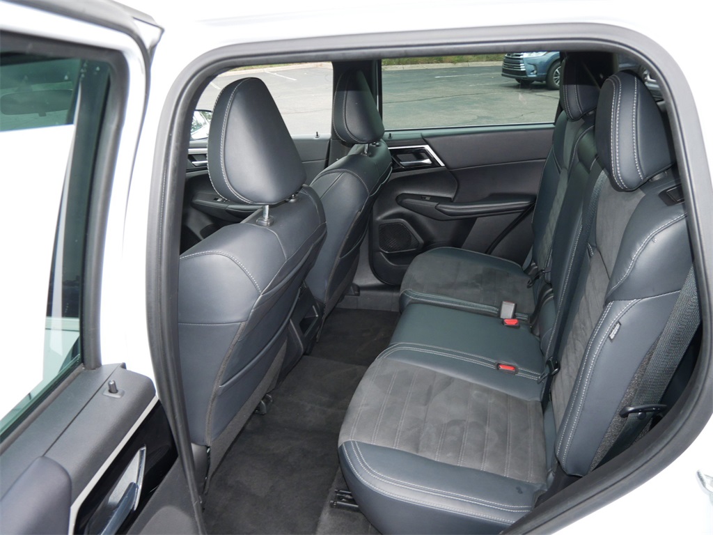 2023 Mitsubishi Outlander Ralliart SE Black Edition photo 10