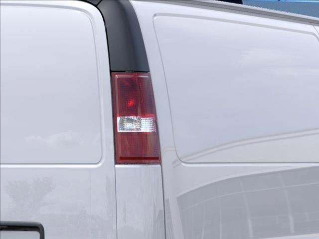2025 Gmc Savana Cargo 2500 photo 3