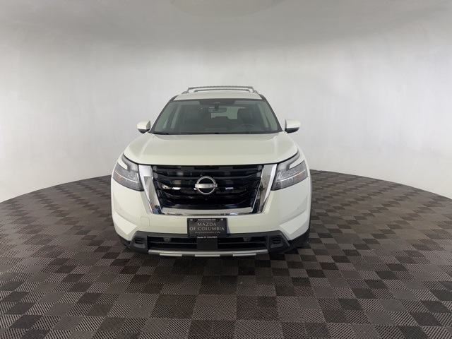 2024 Nissan Pathfinder SL photo 2