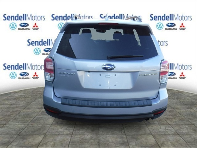 2018 Subaru Forester 2.5i Premium photo 7
