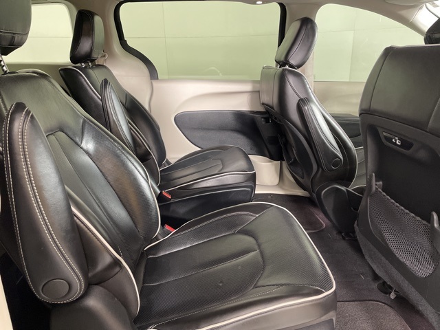 2022 Chrysler Pacifica Hybrid Limited photo 14