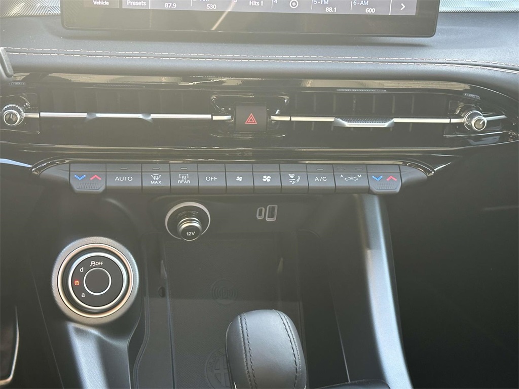 2024 Alfa Romeo Tonale Ti photo 14