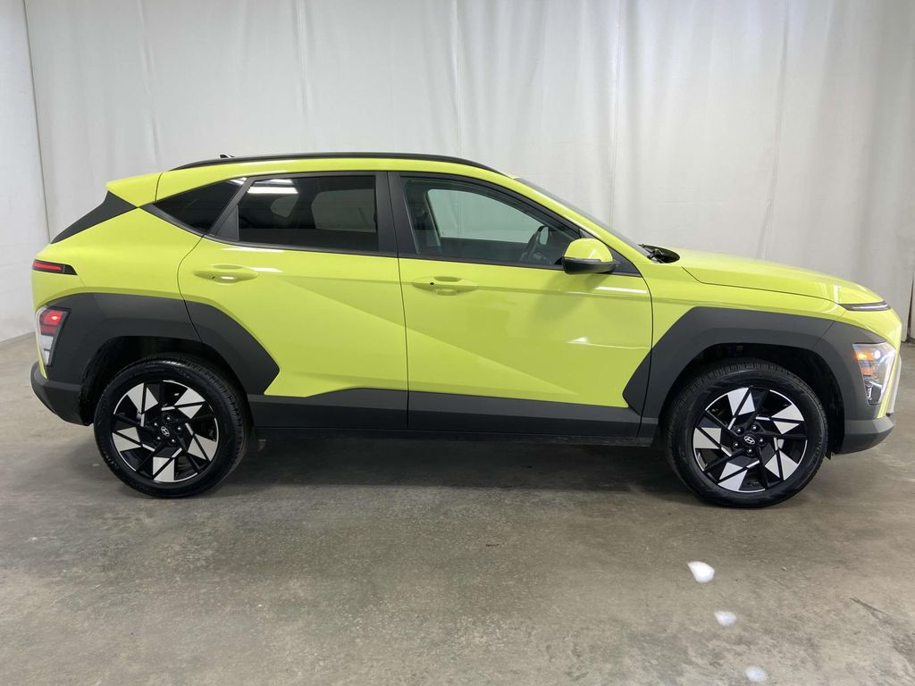 2024 Hyundai Kona SEL photo 2