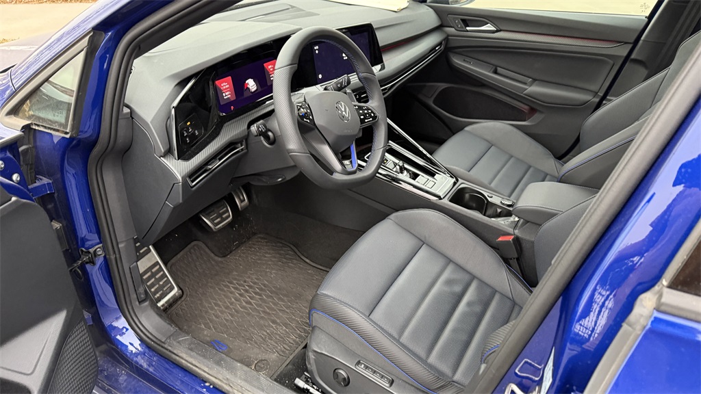 2024 Volkswagen Golf R photo 3