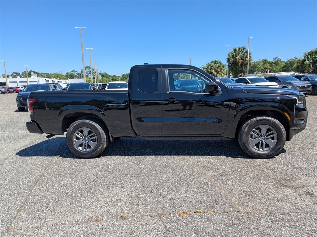 2025 Nissan Frontier King Cab SV photo 3