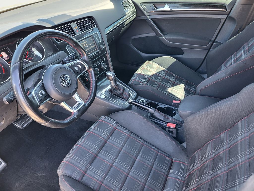 2017 Volkswagen Golf GTI S photo 11