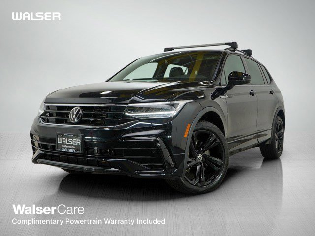 2023 Volkswagen Tiguan SE R-LINE BLACK's photo