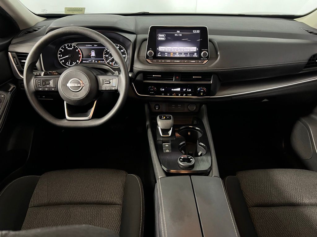 2024 Nissan Rogue SV photo 9
