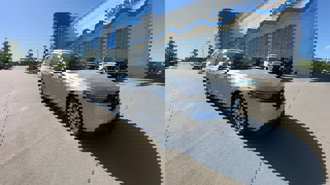 2025 Honda Accord LX photo 2