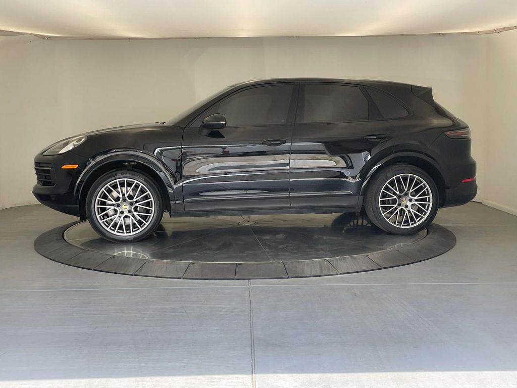 2023 Porsche Cayenne Platinum Edition photo 2