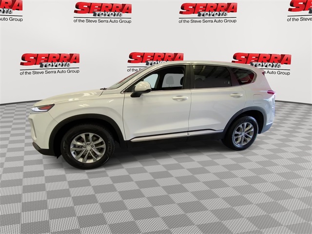 2020 Hyundai Santa Fe SE photo 3
