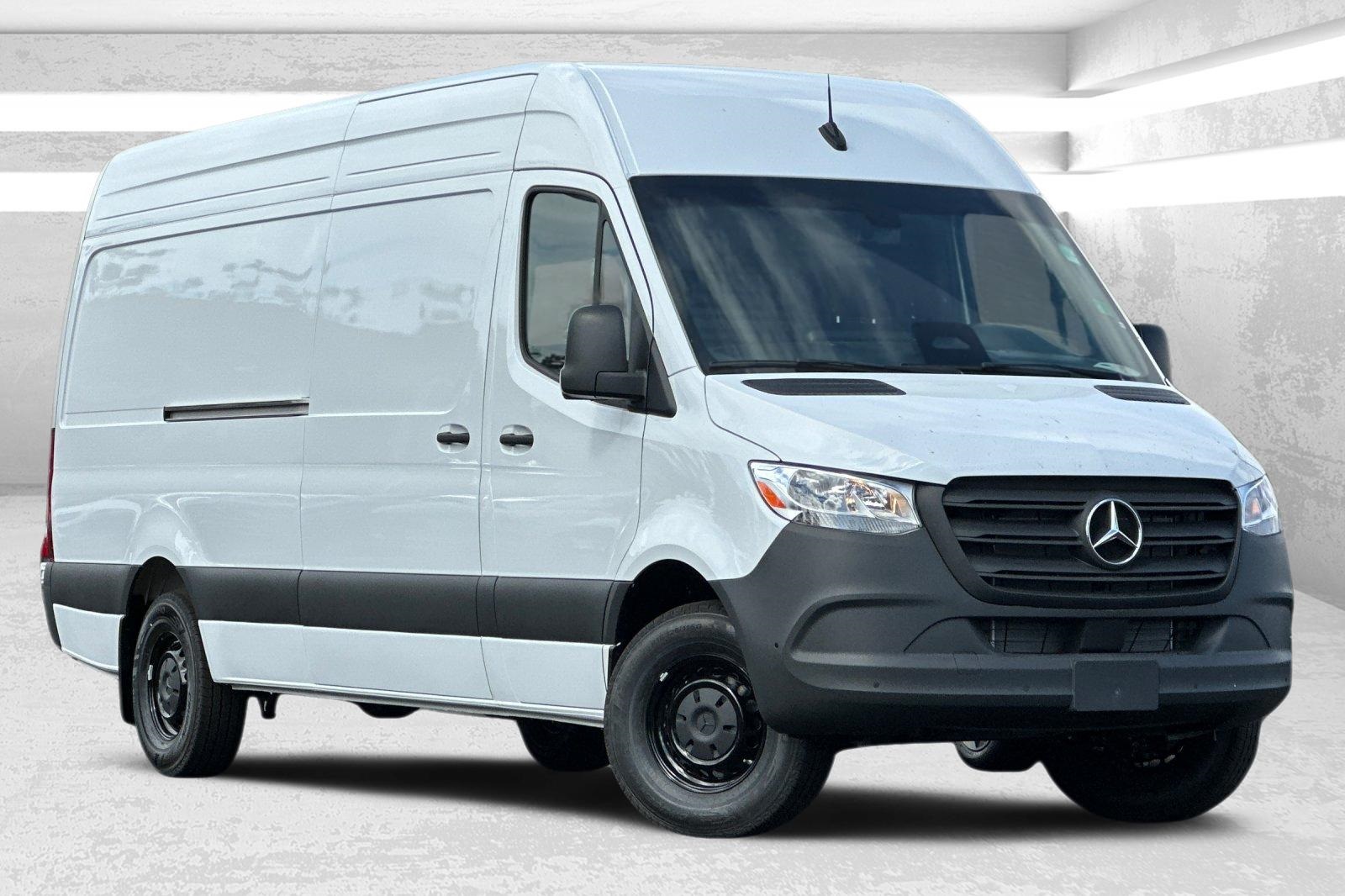 2025 Mercedes-Benz Sprinter Cargo Van Base's photo