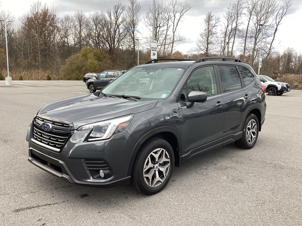 2023 Subaru Forester Premium photo 3