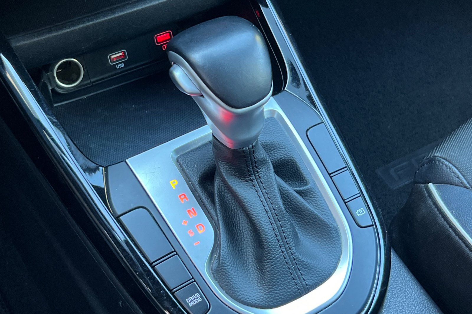 2023 Kia Forte GT-Line photo 17