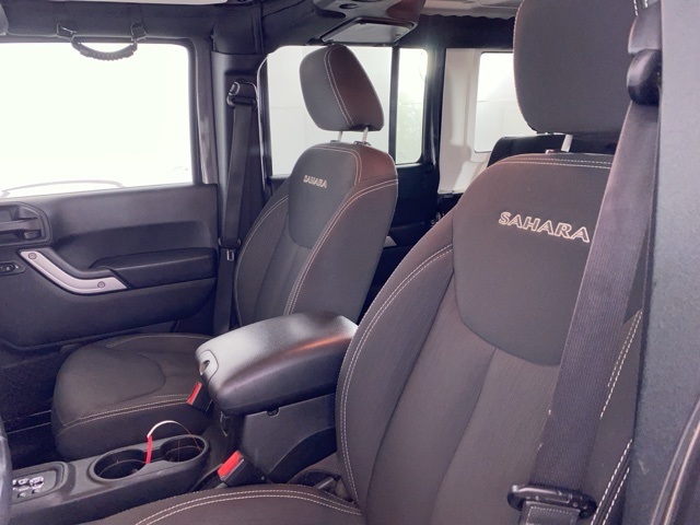 2017 Jeep Wrangler Unlimited Sahara photo 10