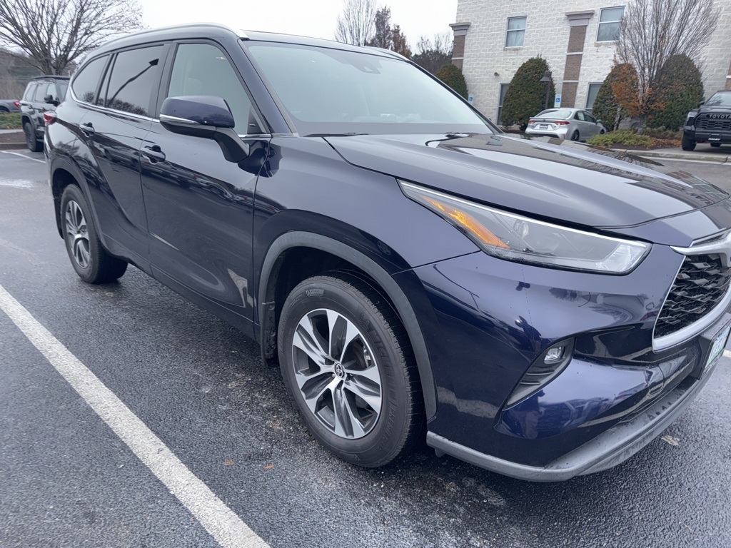 2023 Toyota Highlander XLE's photo