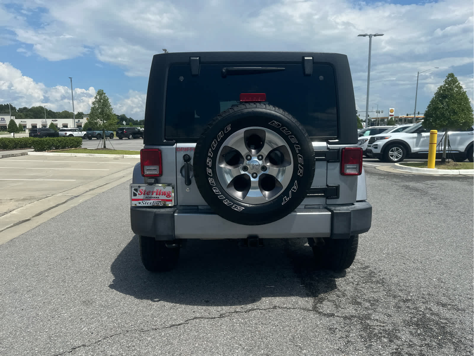 2018 Jeep Wrangler Unlimited Sahara photo 2