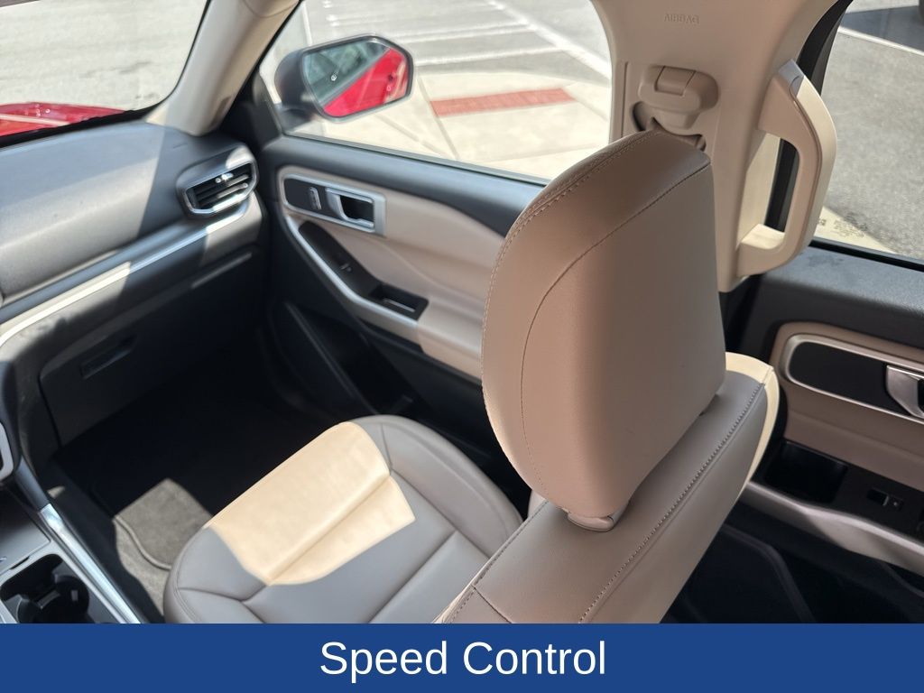 2023 Ford Explorer XLT photo 16