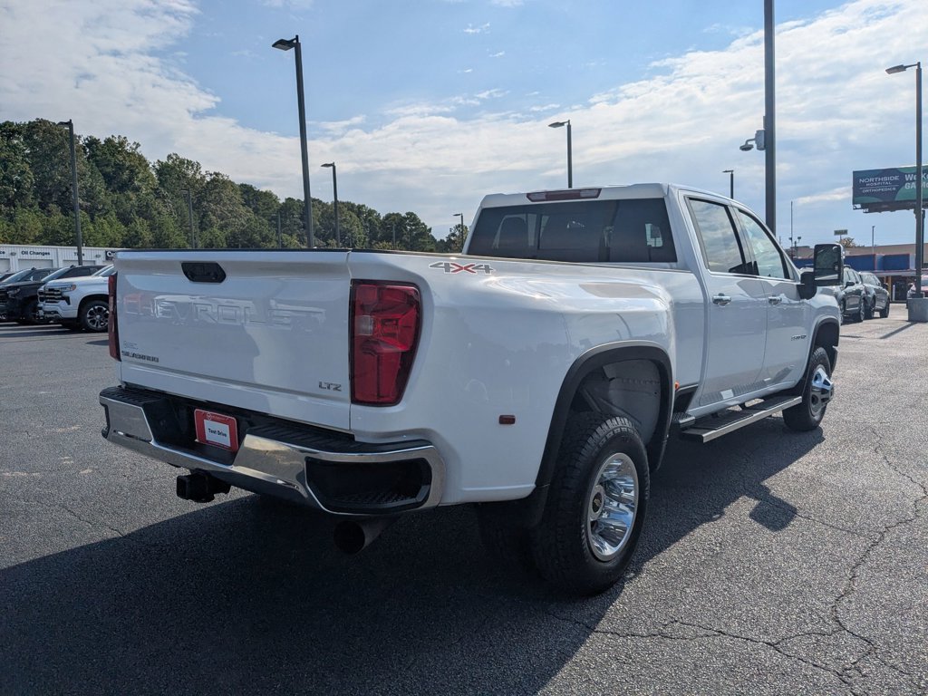 2022 Chevrolet Silverado 3500HD LTZ photo 3