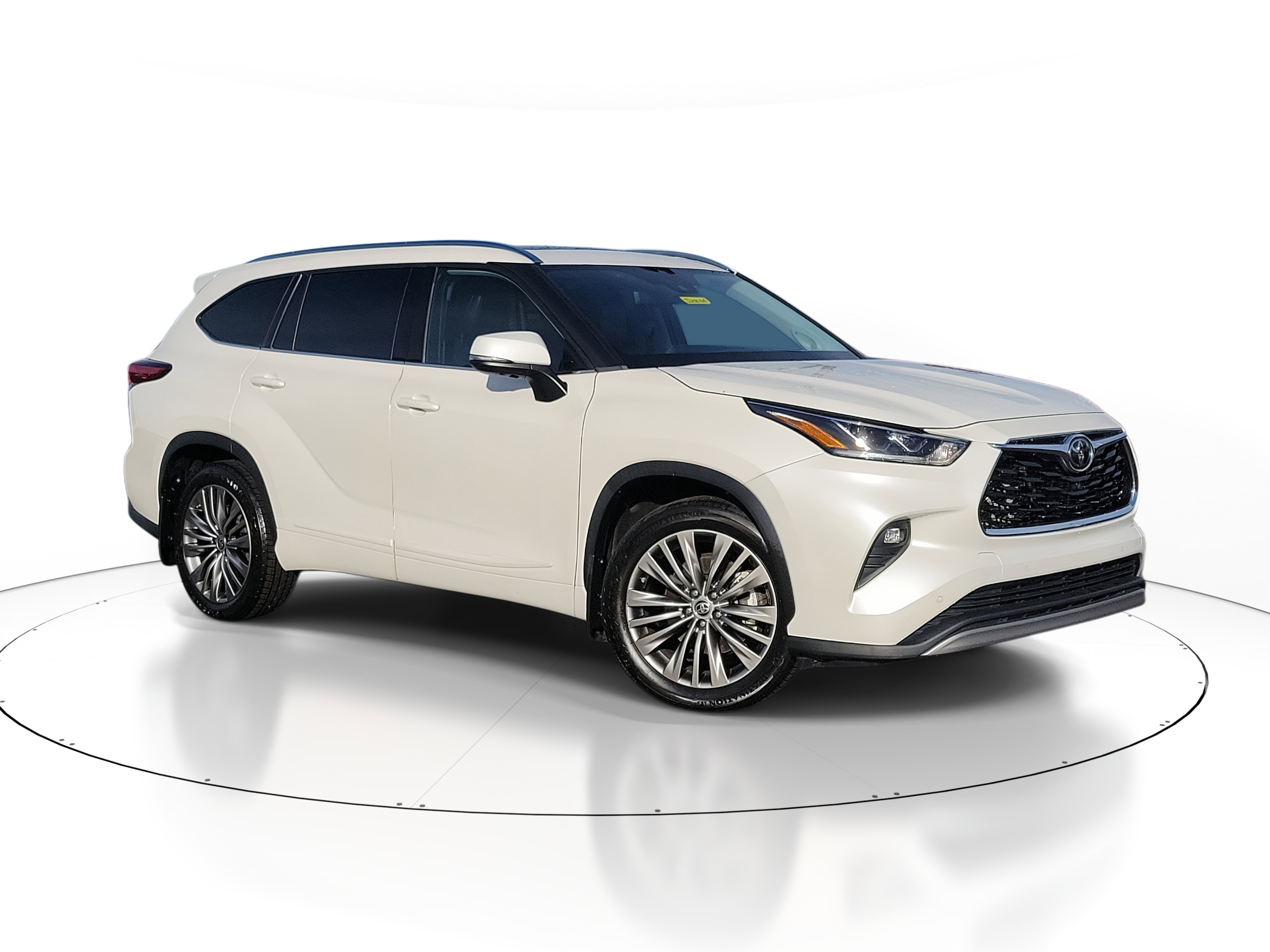 2021 Toyota Highlander Platinum's photo