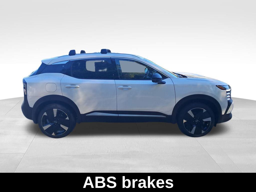 2026 Nissan Kicks SR photo 3