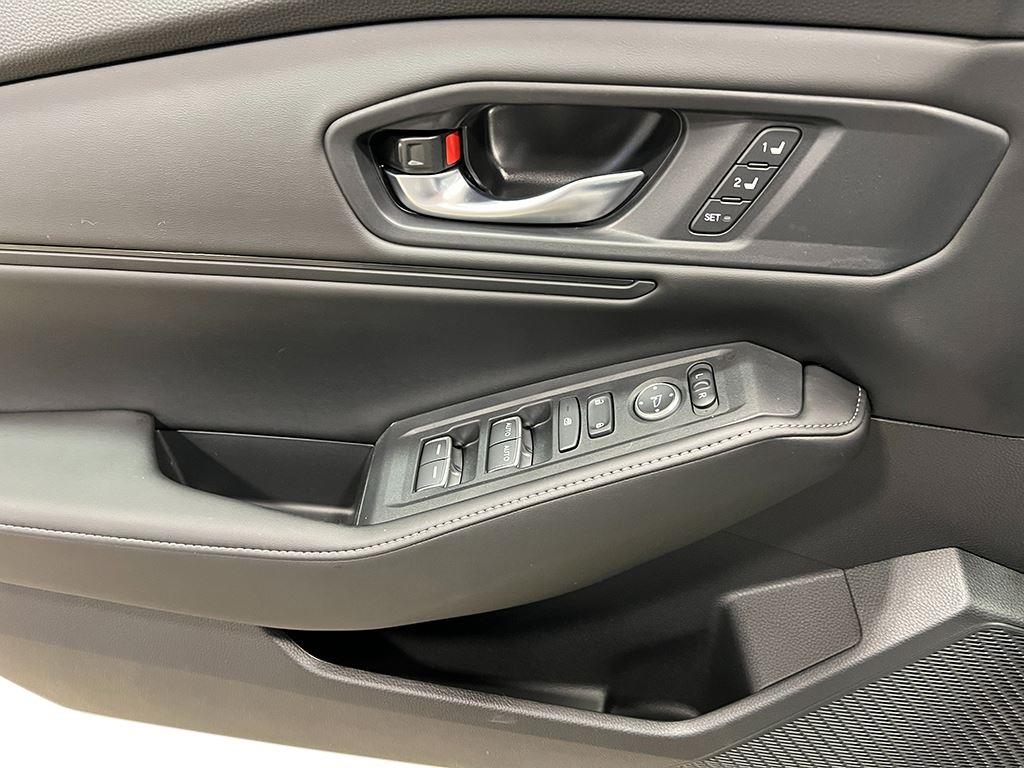 2025 Honda Accord Hybrid Sport-L photo 13