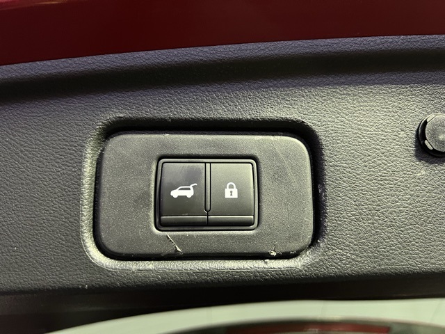 2022 Nissan Pathfinder Platinum photo 26