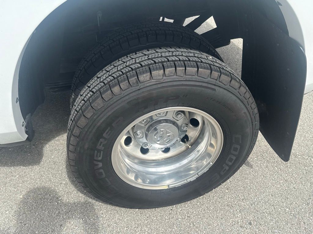 2020 Ram 3500 Laramie photo 31