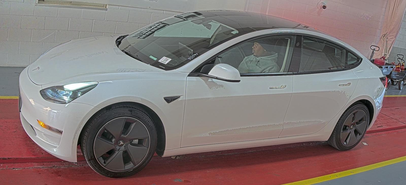 2023 Tesla Model 3 Base's photo