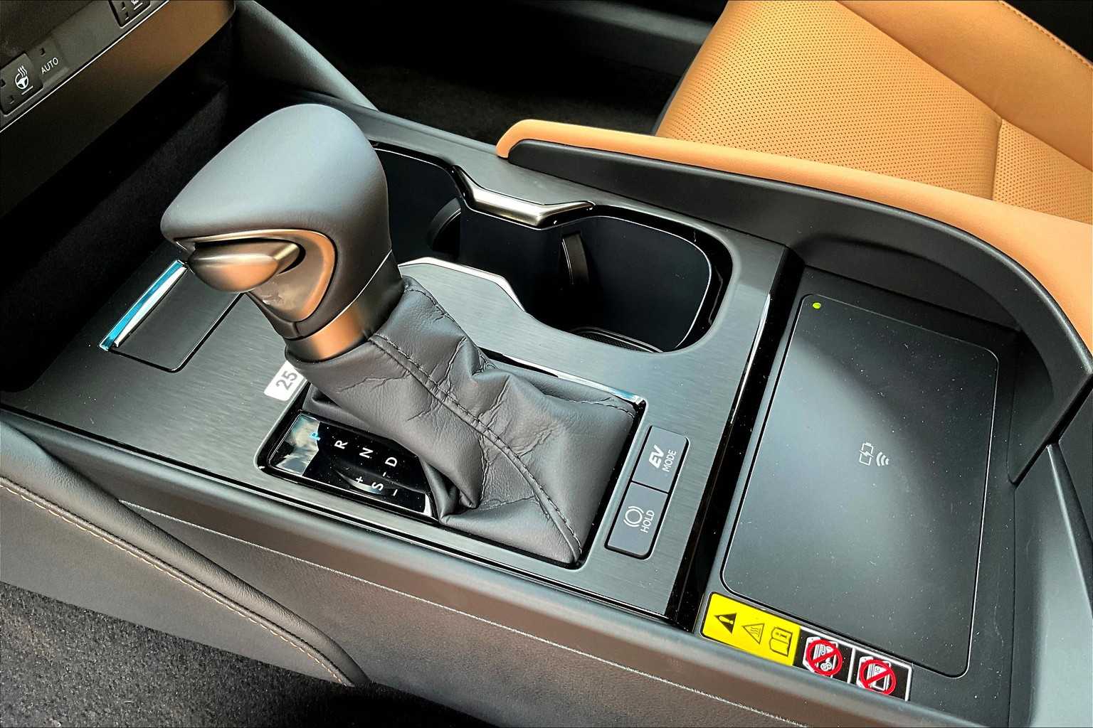 2025 Lexus ES 300h Premium photo 10