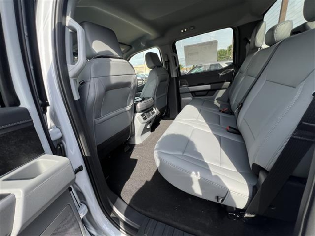 2025 Ford F-150 Lightning photo 6