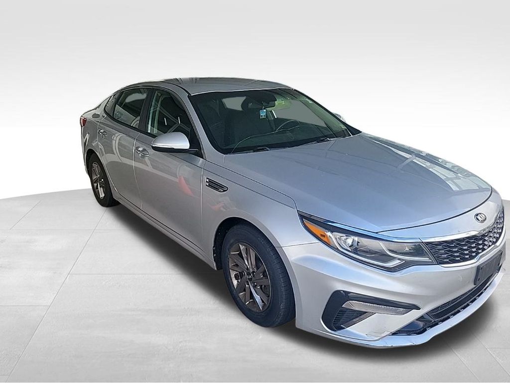 2019 Kia Optima LX photo 3