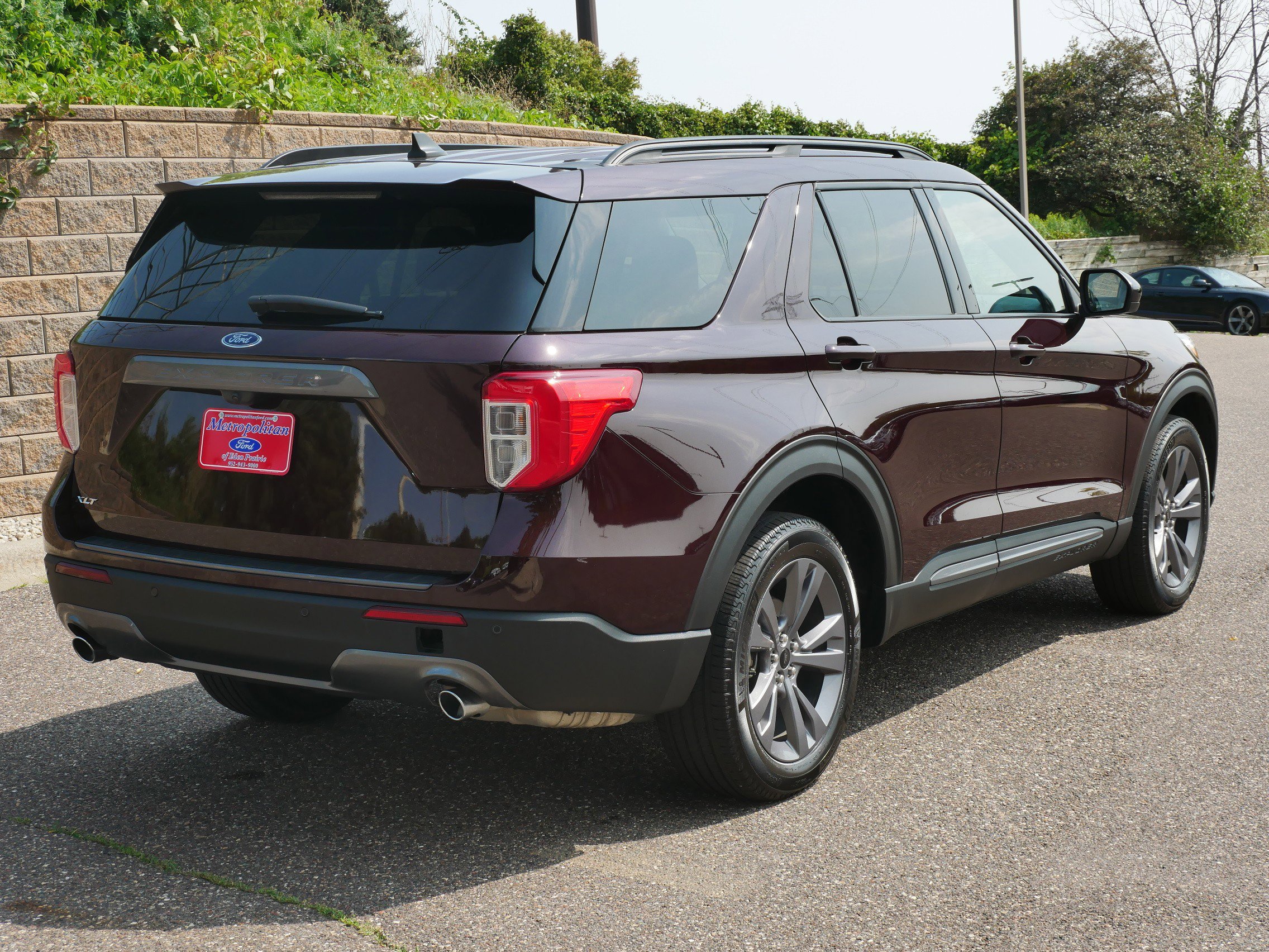 2023 Ford Explorer XLT photo 2