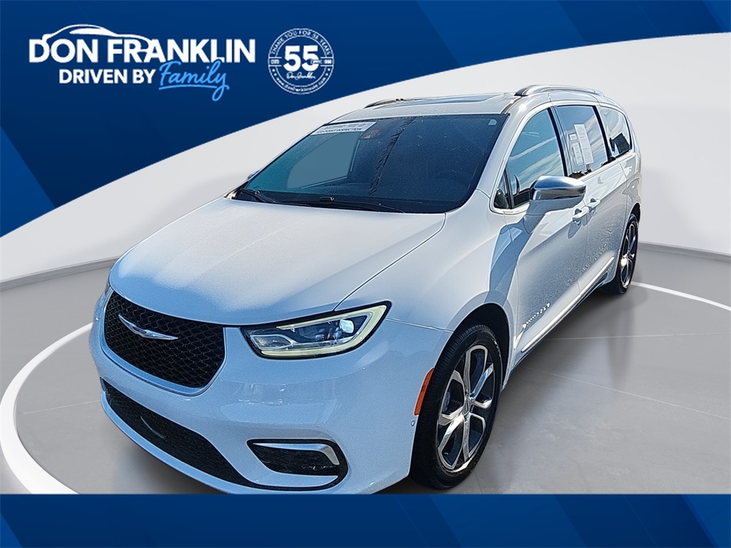 2024 Chrysler Pacifica Pinnacle's photo