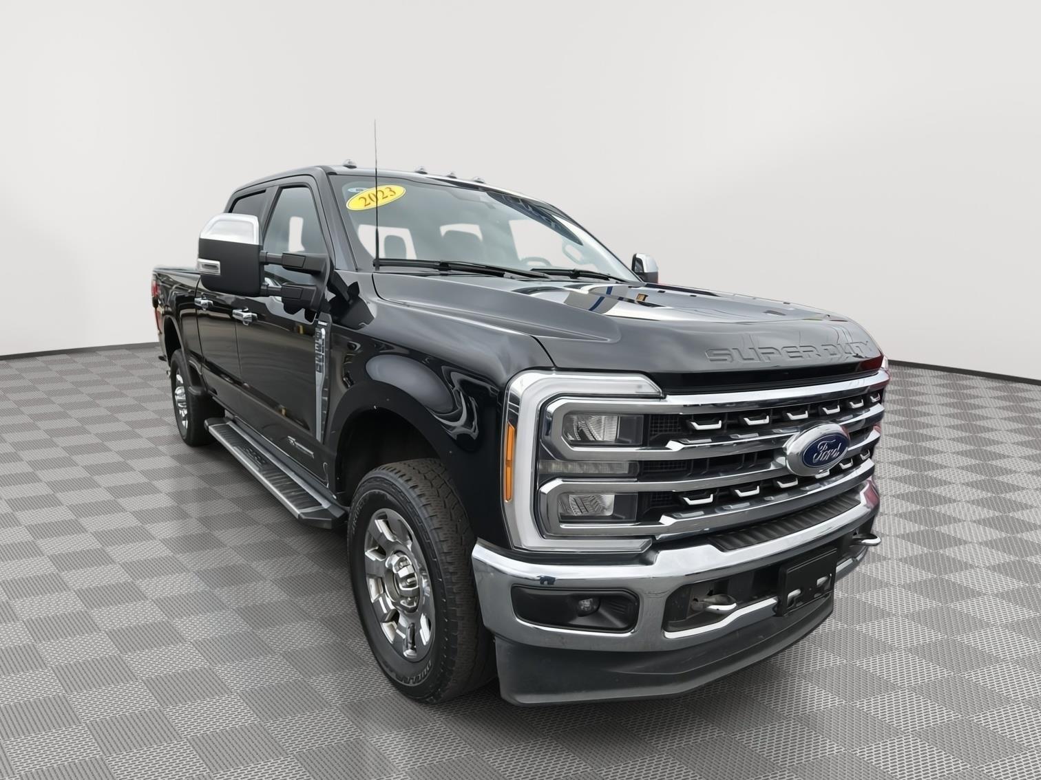 2023 Ford F-350 Super Duty Lariat's photo