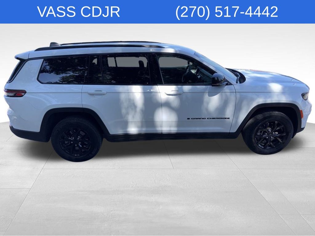 2024 Jeep Grand Cherokee Altitude photo 6
