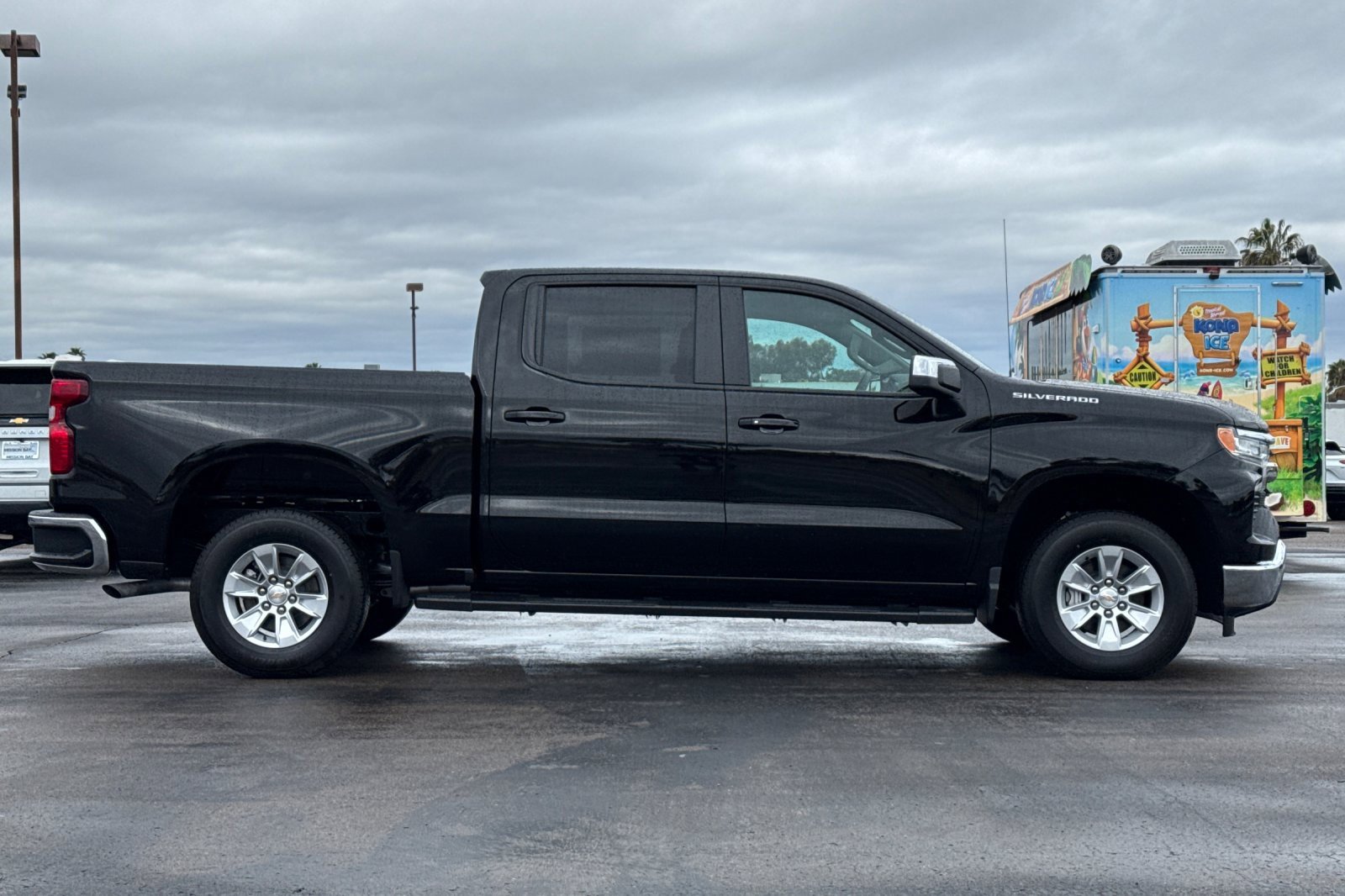 2025 Chevrolet Silverado 1500 LT photo 3