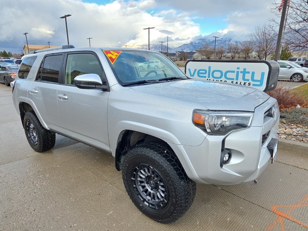2024 Toyota 4Runner SR5's photo