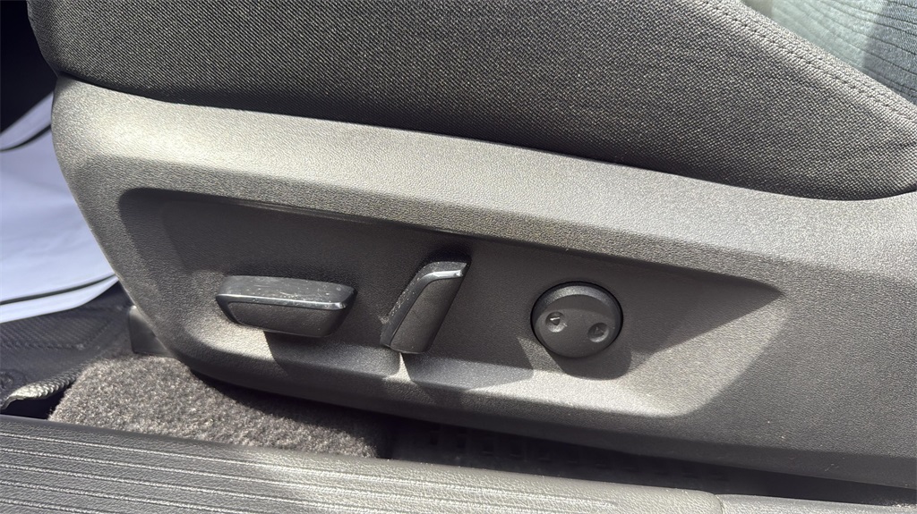 2023 Nissan Rogue SV AWD photo 21