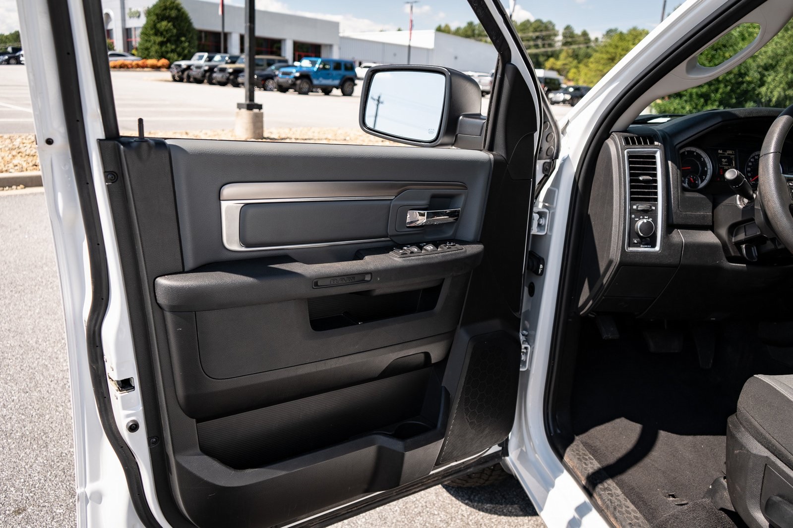 2024 Ram 1500 Classic SLT photo 16