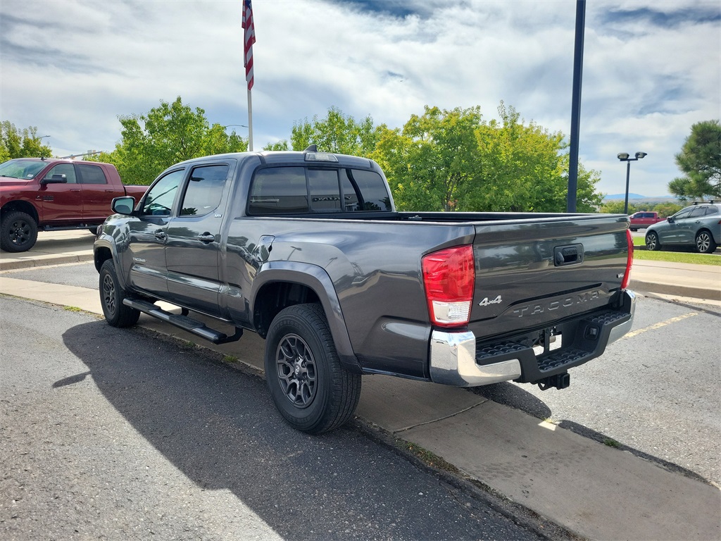 2017 Toyota Tacoma SR5 photo 6