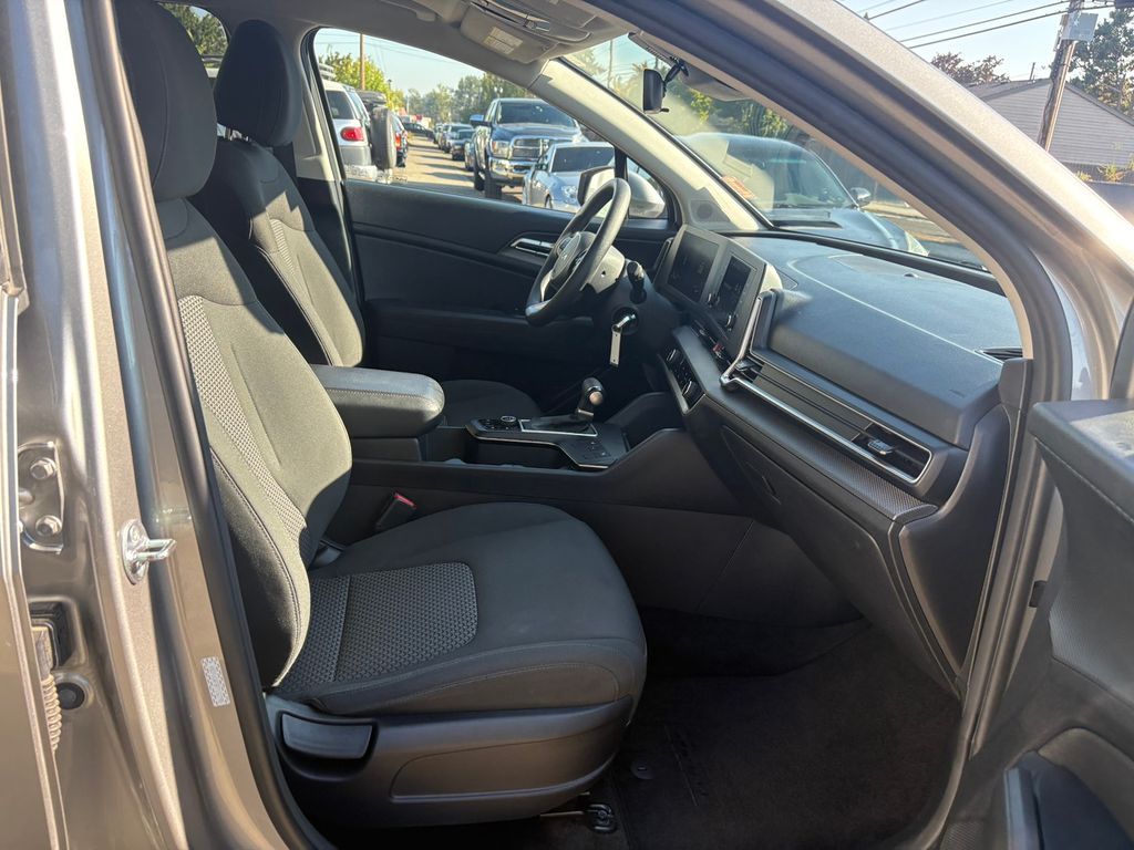 2023 Kia Sportage LX photo 25