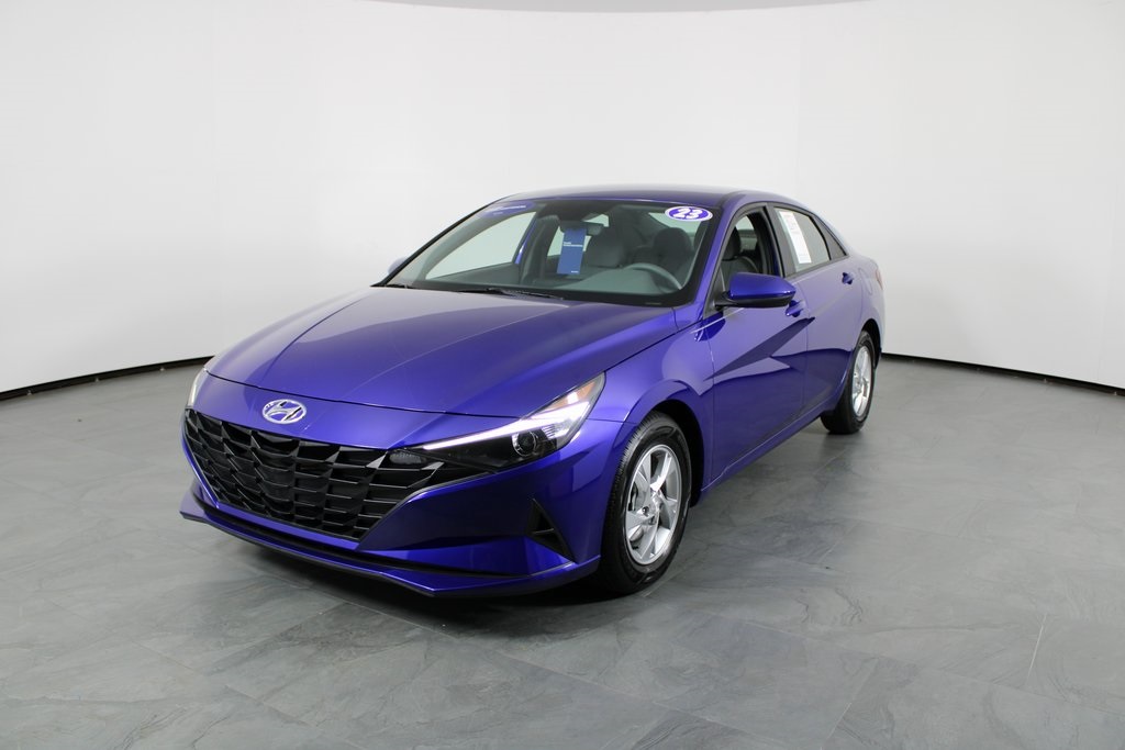 2023 Hyundai Elantra SE photo 2
