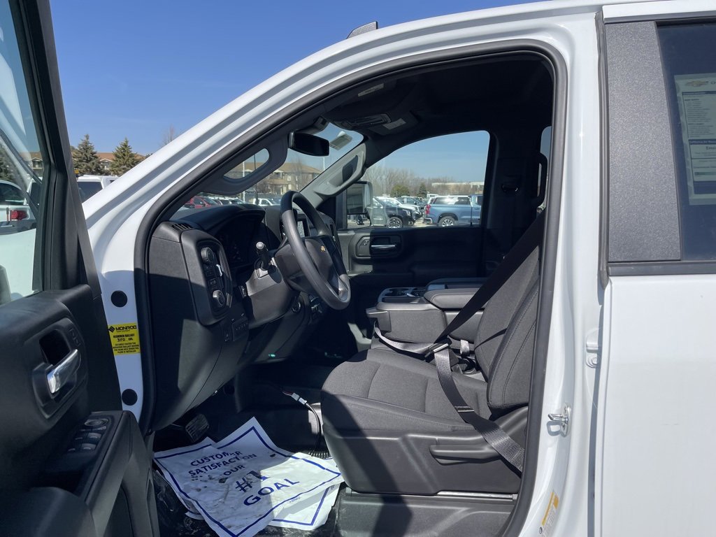 2025 Chevrolet Silverado 2500HD photo 6