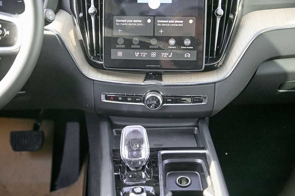 2026 VOLVO XC60 - Image 27