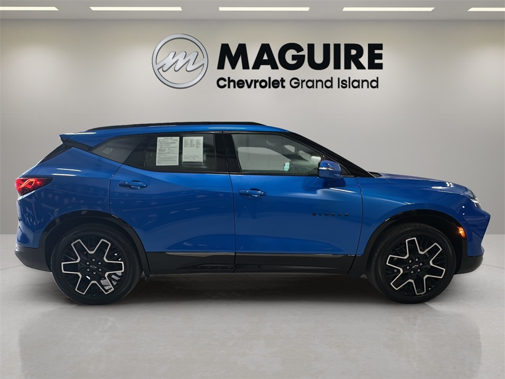 2024 Chevrolet Blazer RS photo 2