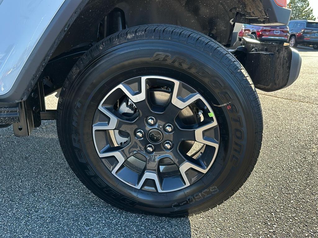 2025 Jeep Wrangler Sahara photo 16