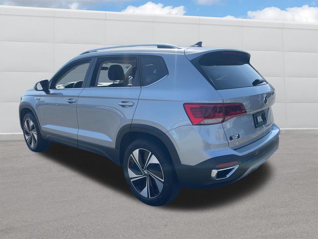 2024 Volkswagen Taos SE photo 3
