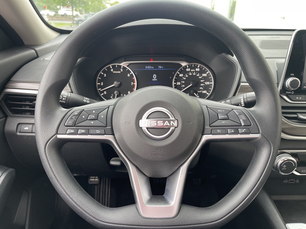 2025 Nissan Altima 2.5 SV photo 9